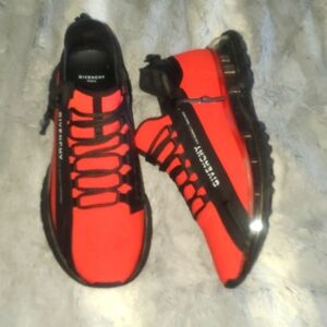 Givenchy air bubble tracks